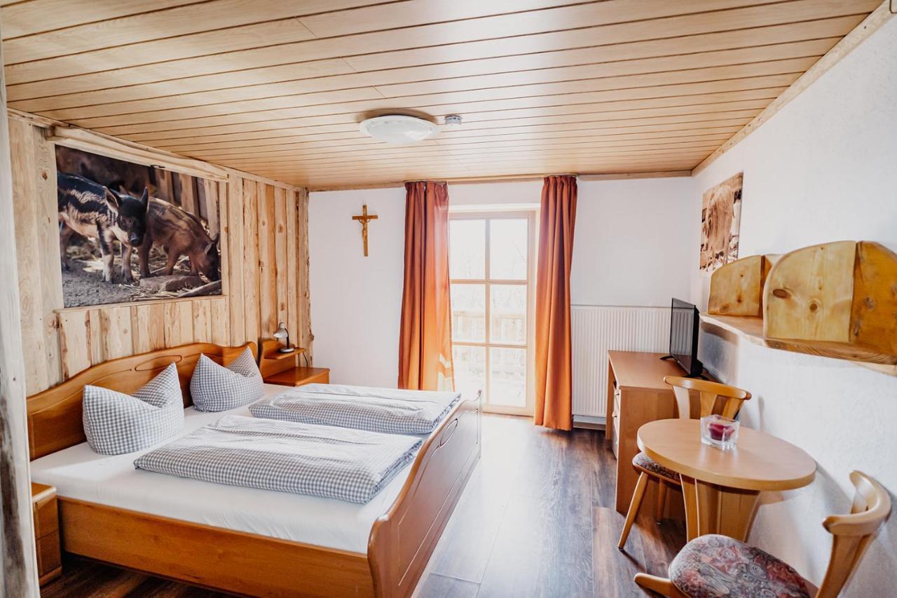 Landhotel Zum Matthiasl Bischofsreut Exterior photo