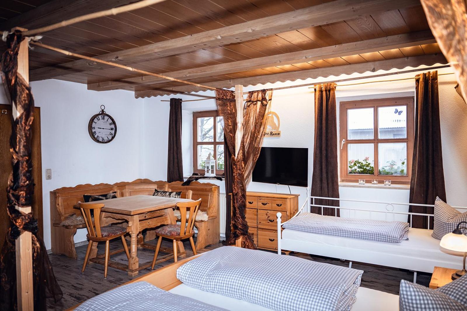 Landhotel Zum Matthiasl Bischofsreut Exterior photo